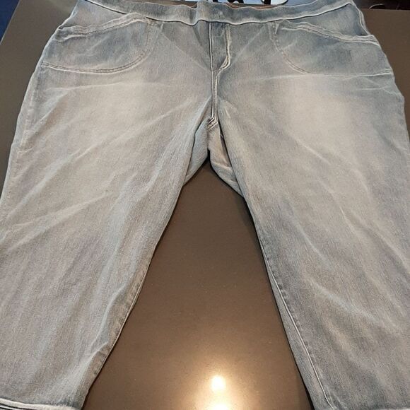 LOGO Pull On Jogger - Picture 1 of 12